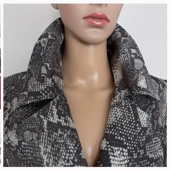 INC International Concept Snake Embossed Snap Front Buckle Belt Rain Coat size L - Picture 1 of 15